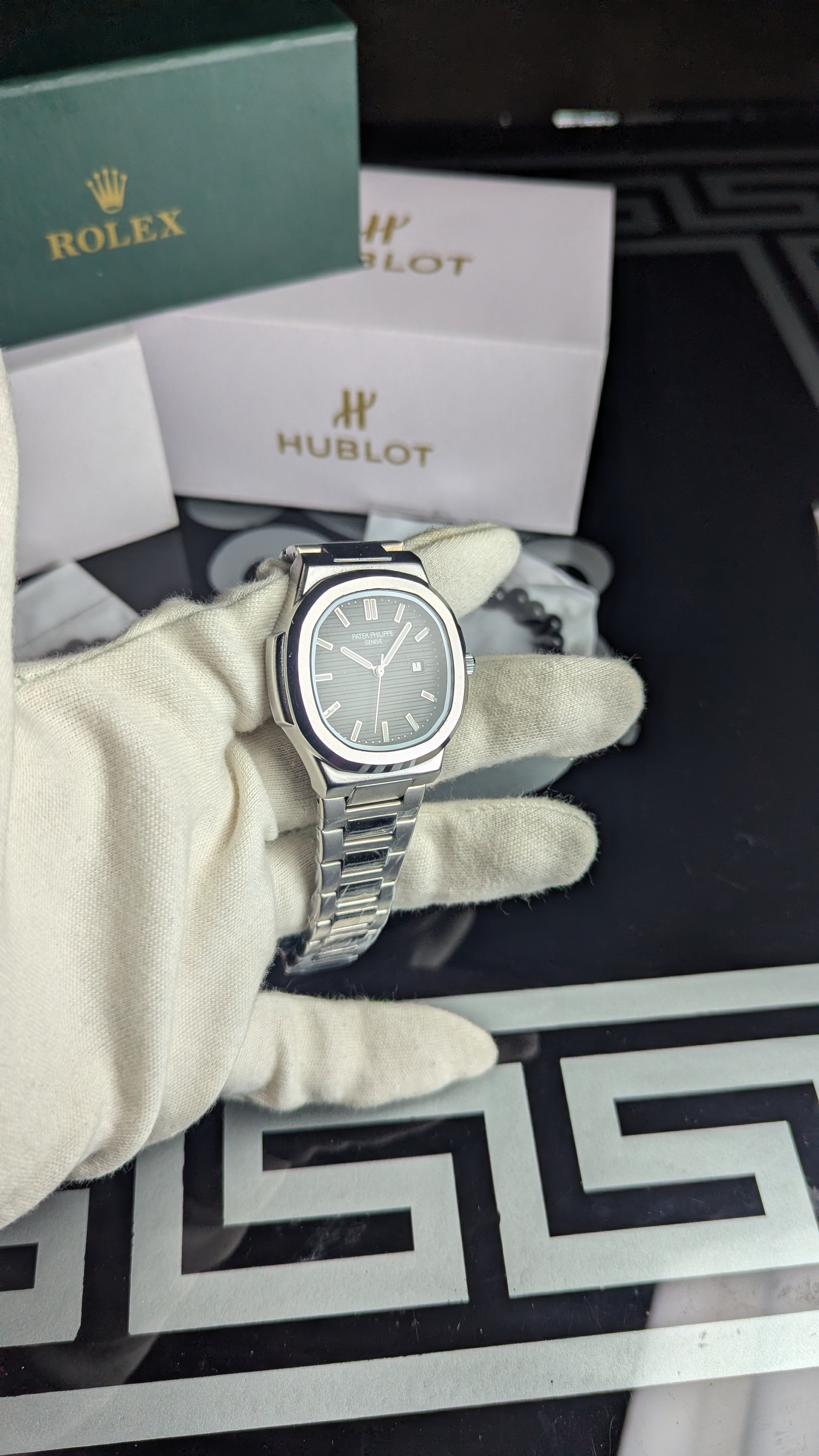 Patak Phillips - Black Dial - date only - Free bracelet - Free delivery