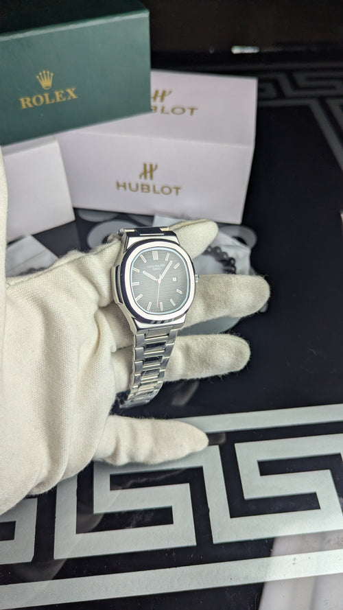 Patak Phillips - Black Dial - date only - Free bracelet - Free delivery