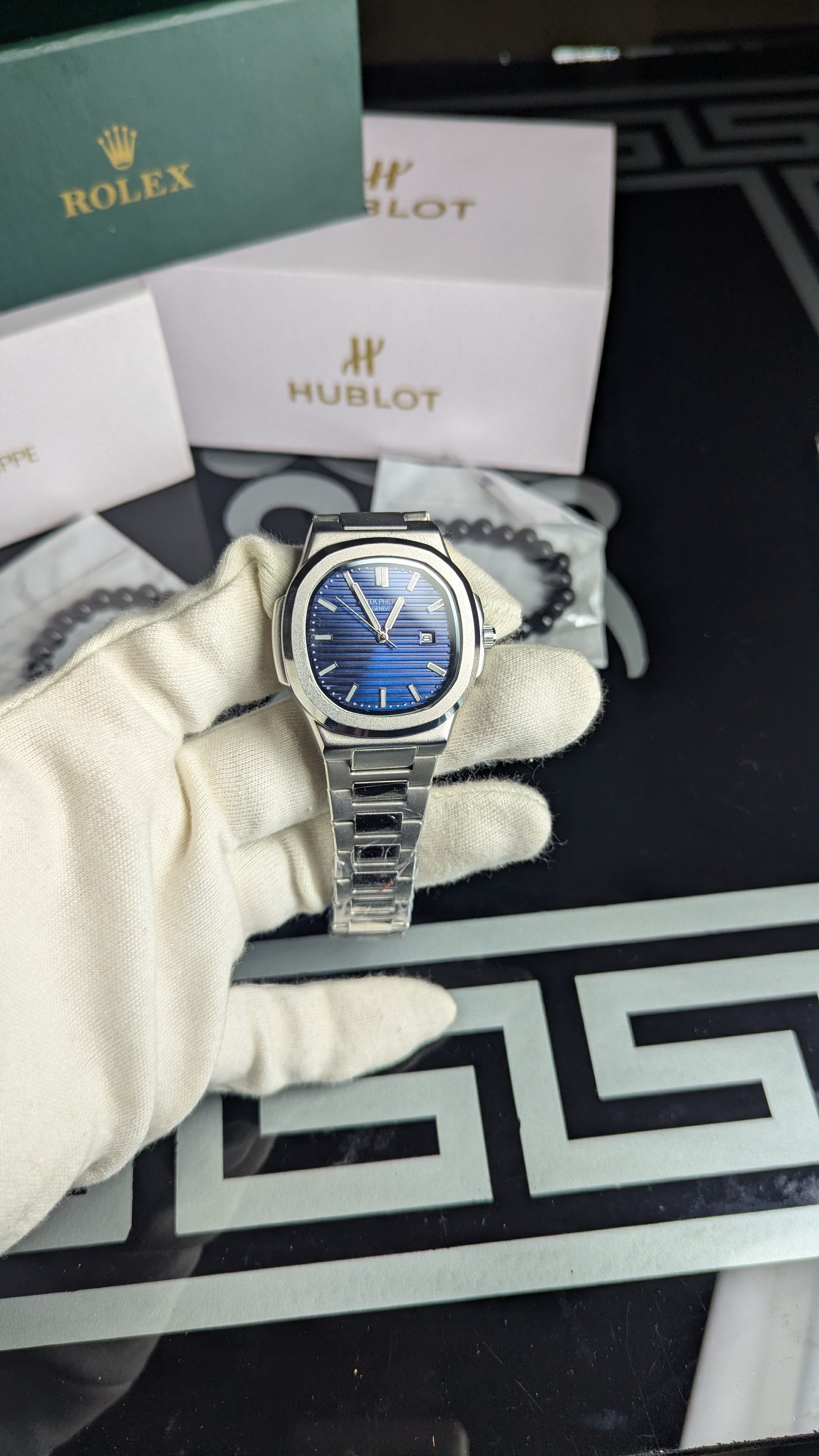 Patak Phillips - Blue Dial - date only - Free bracelet - Free delivery