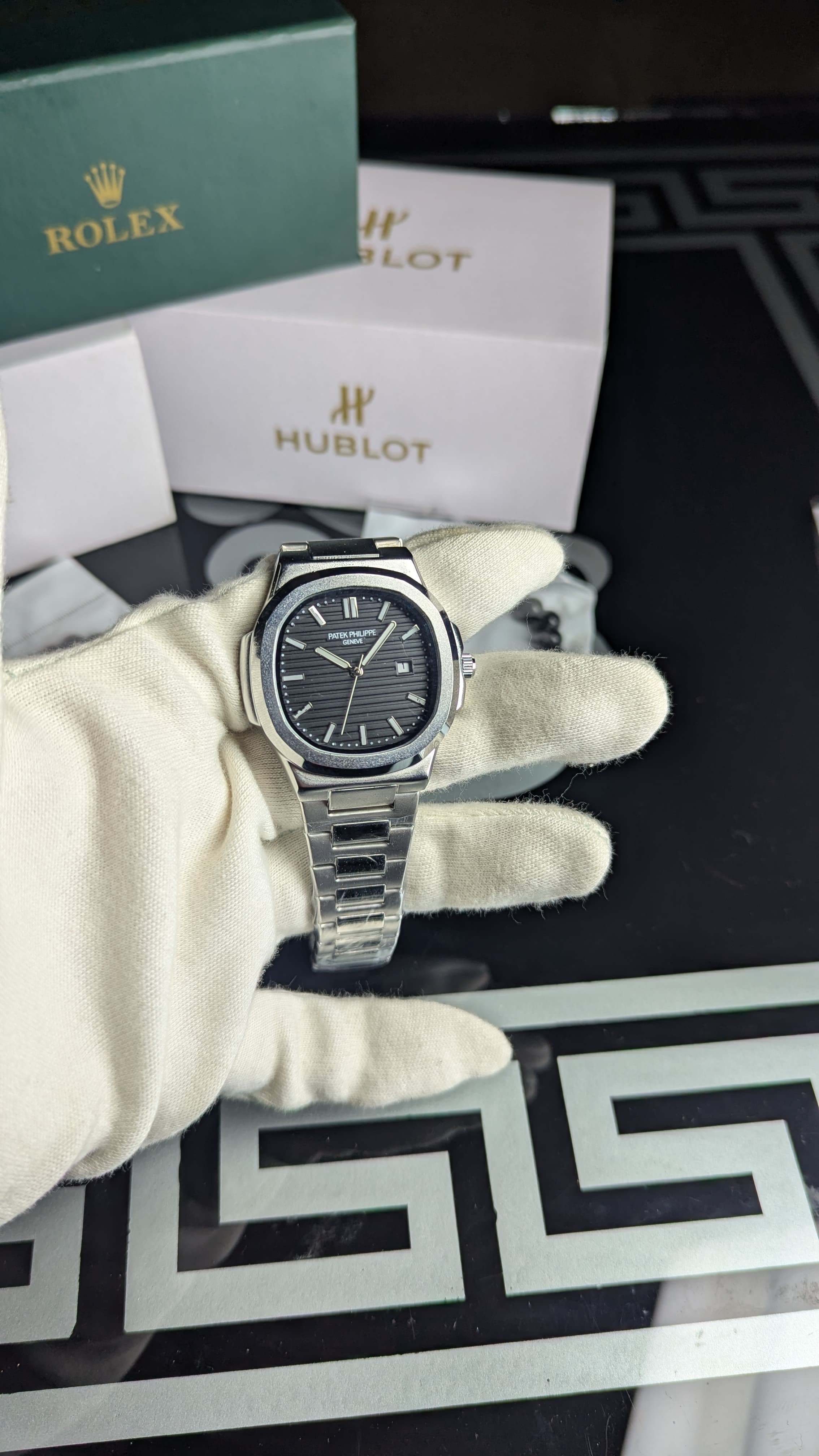 Patak Phillips - Black Dial - date only - Free bracelet - Free delivery